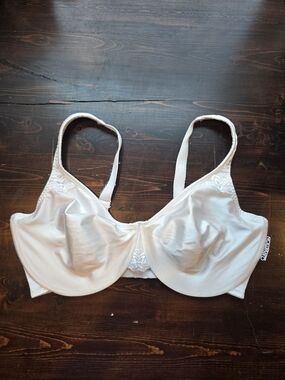 Curvation White Embroidered Full Figure Underwire Bra - Size 42DD